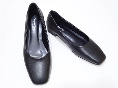 ストラップパンプス