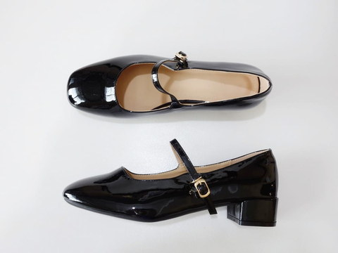 本革デザインパンプス