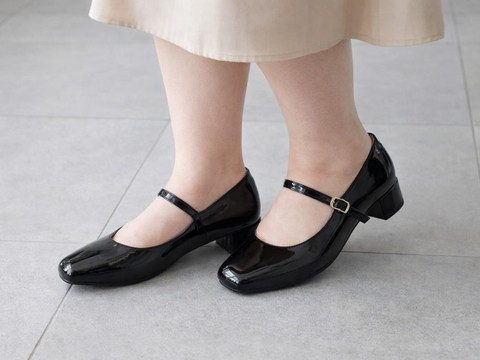 本革デザインパンプス